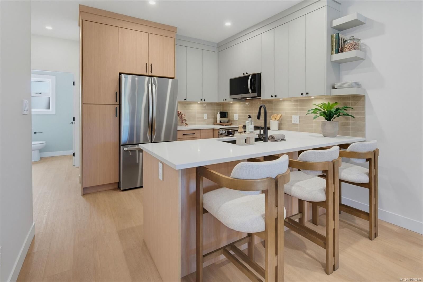 Property Photo:  964 Siskin Ridge  BC V9C 2X9 