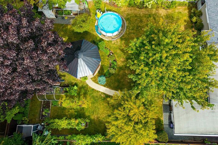 Property Photo:  4436 Elizabeth St  BC V9Y 6L3 