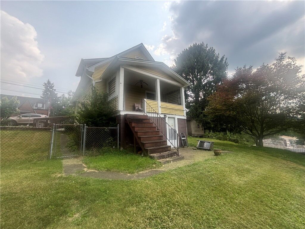 Property Photo:  334 Manhattan Ave  PA 15223 