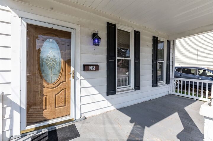 Property Photo:  615 South  PA 15147 
