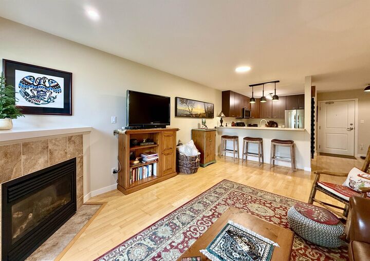 Property Photo:  5631 Inlet Avenue 404  BC V7Z 0J1 