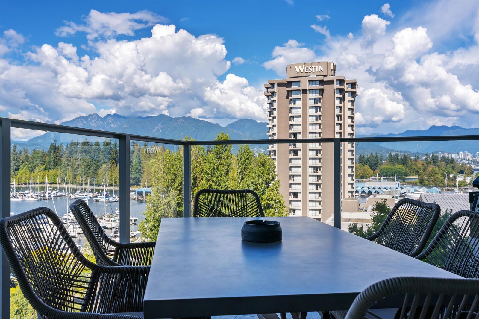Photo de la propriété:  1650 Bayshore Drive 902  BC V6G 3K2 