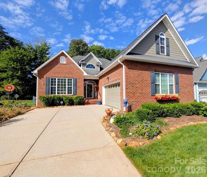 Property Photo:  103 Henrys Glen Drive  NC 28655 