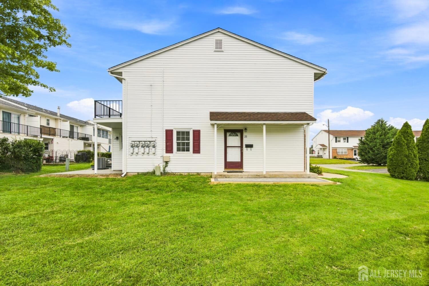 Property Photo:  21 Iowa Court  NJ 07747 