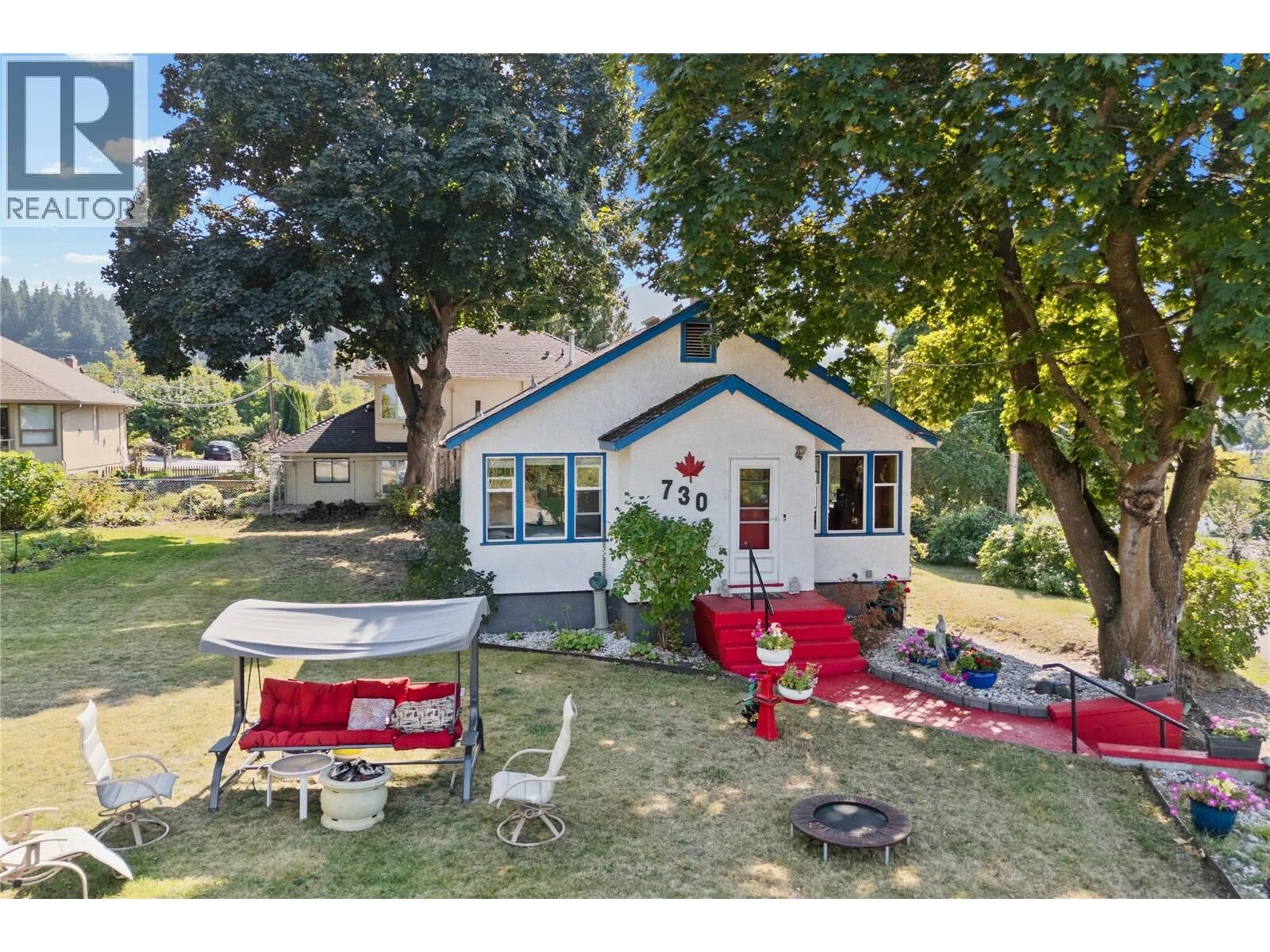 Property Photo:  730 9 Avenue Northeast  BC V1E 4A1 