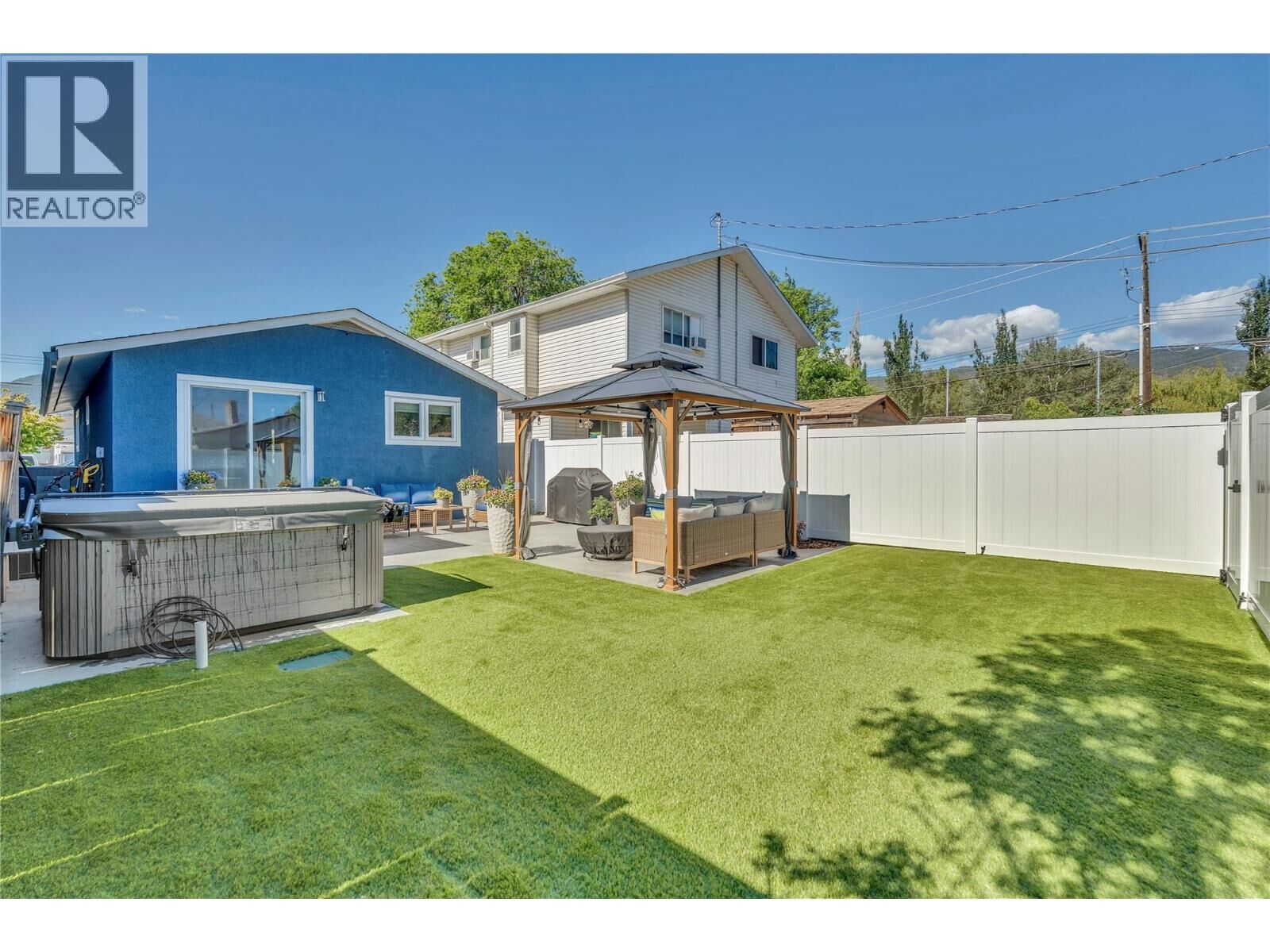 Property Photo:  787 Kamloops Avenue  BC V2A 2J3 