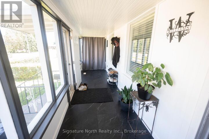 Property Photo:  184 Mary Street East  ON P7E 4J5 