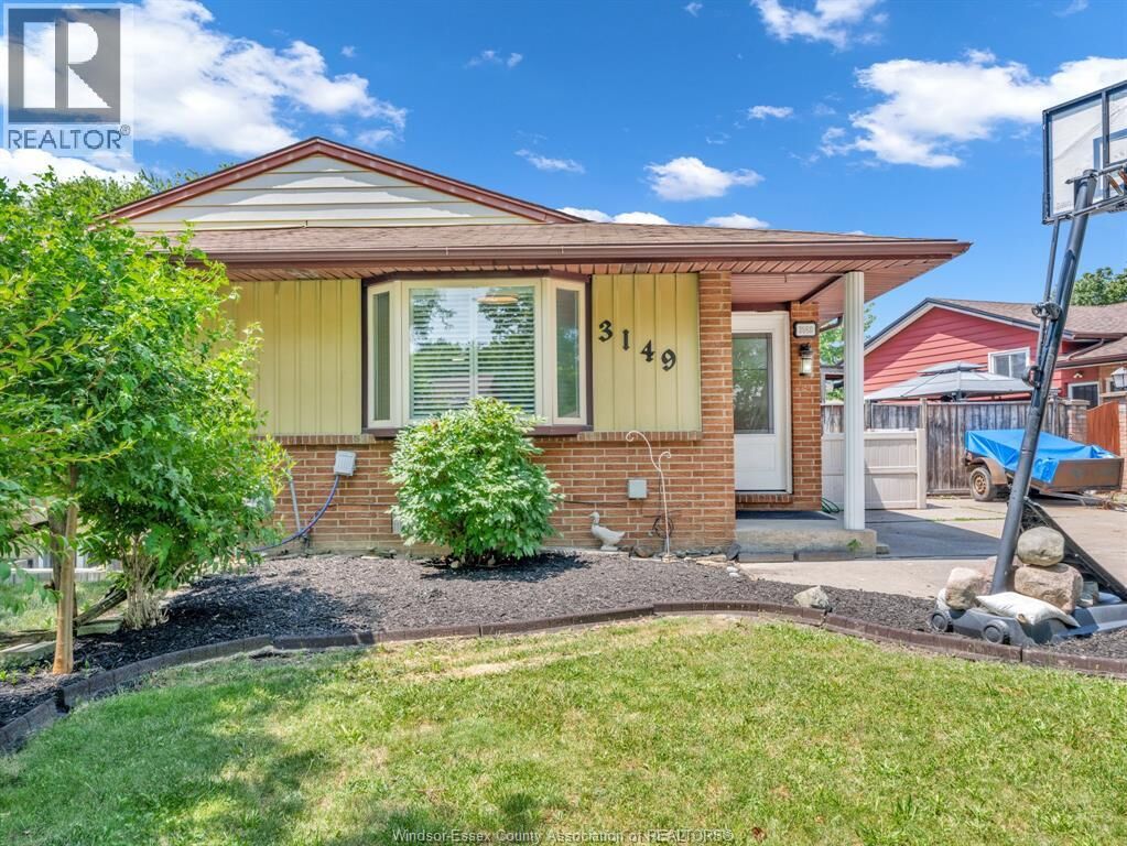 Property Photo:  3149 Elmwood Crescent  ON N8R 1X5 