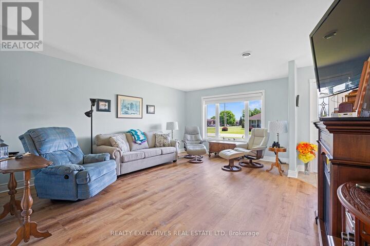 Property Photo: 10727 West End Terrace ON K0E 1K0