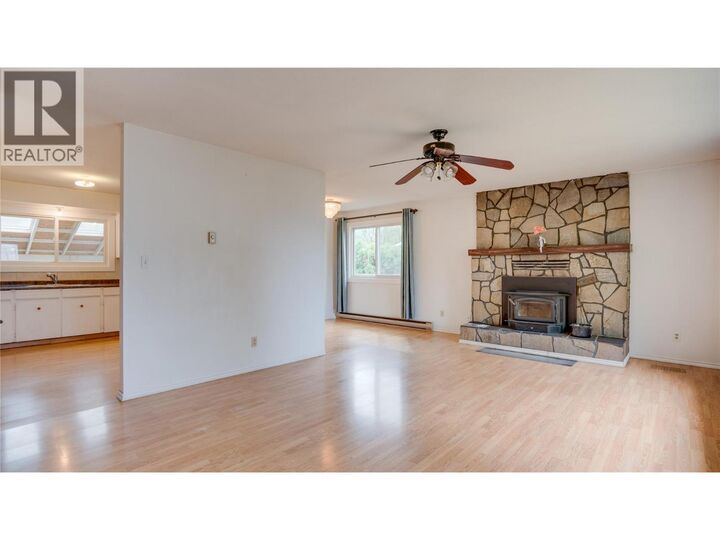 Photo de la propriété:  1240 Serene Drive  BC V4Y 0N9 