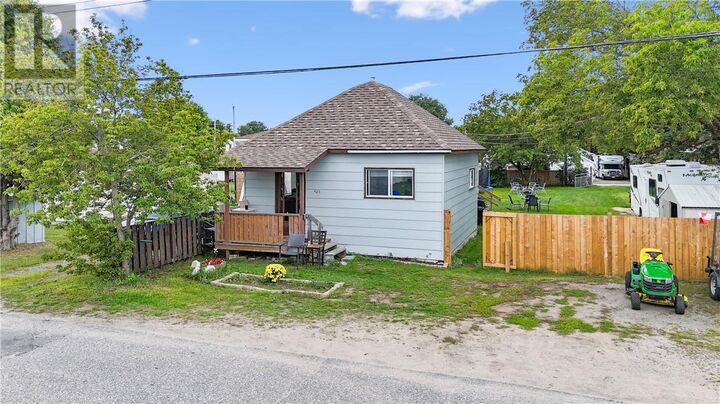 Property Photo:  425 Wood Street  ON P5E 1M5 