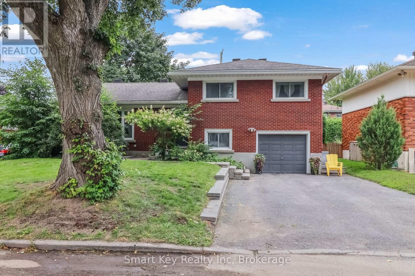 Property Photo:  1165 Cline Cres Crescent  ON K2C 2P3 