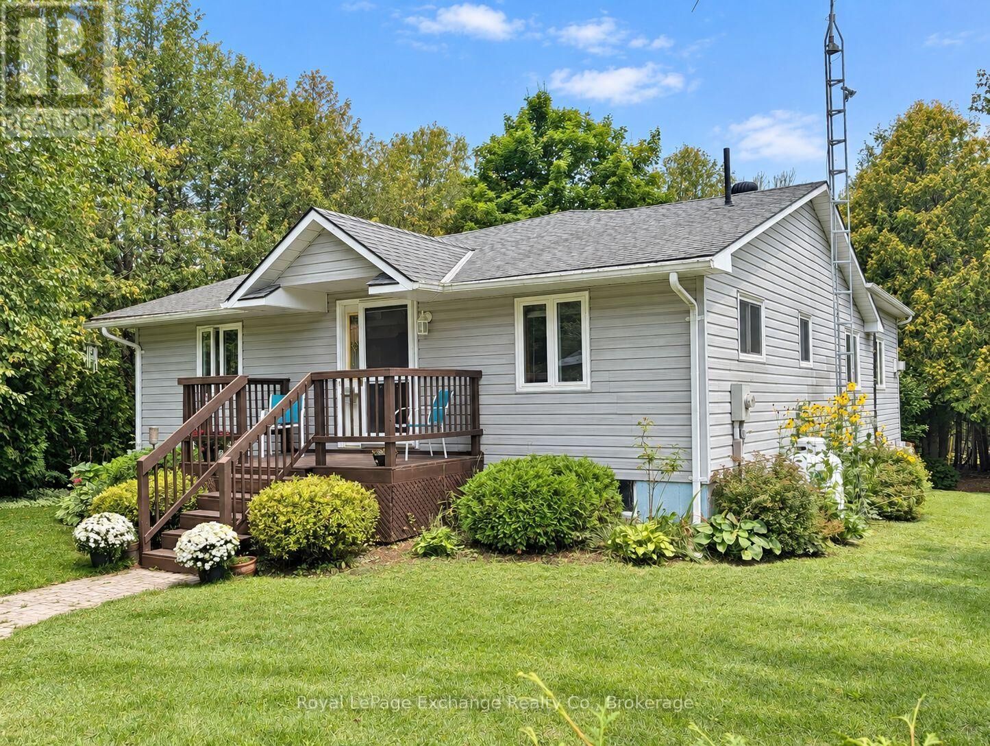 Property Photo: 39 McConnell Drive ON N2Z 2X6