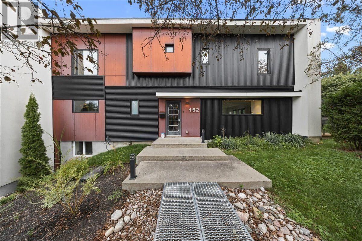 Property Photo:  152 Duford Street  ON K2L 6Z7 