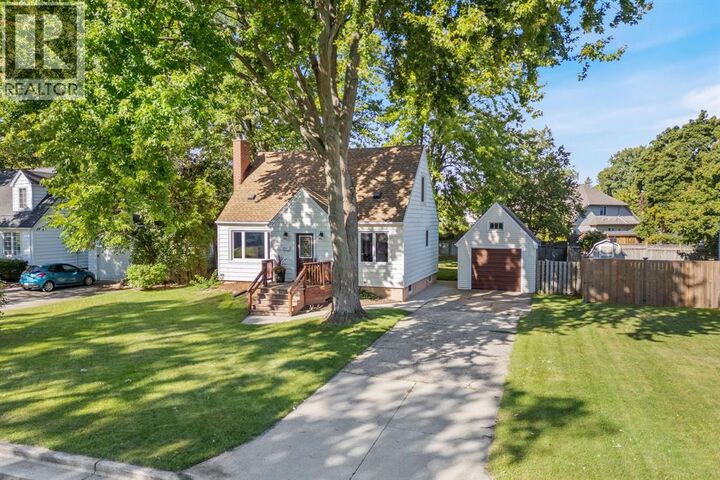 Property Photo:  1427 Egmond Drive  ON N7V 3H3 