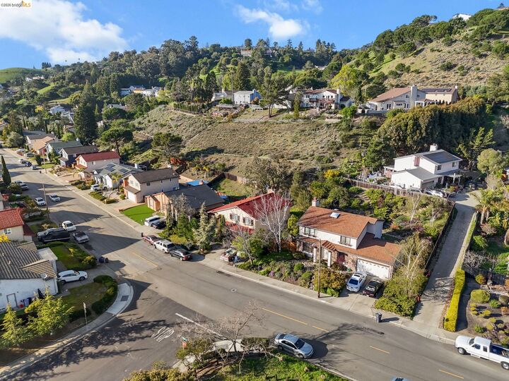 Property Photo:  28174 Dobbel Ave  CA 94542 