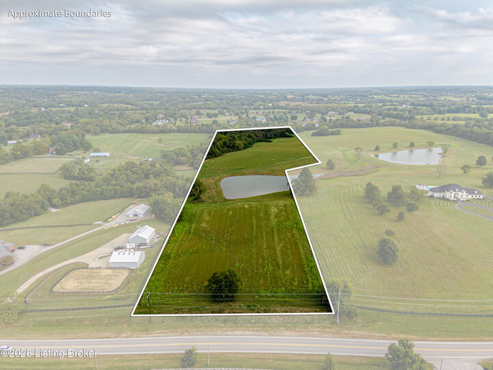 Property Photo: 12 Shelbyville Rd KY 40067