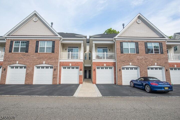 Property Photo:  106 Autumn Ct  NJ 07424 