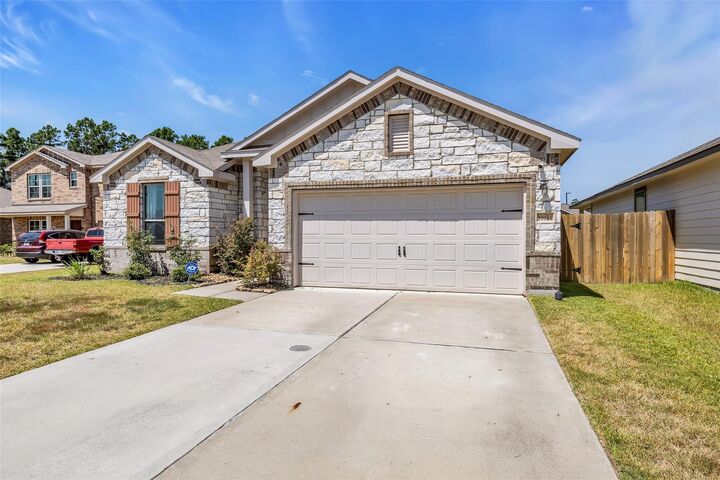 Property Photo: 20081 Torrey Pines Lane TX 77327