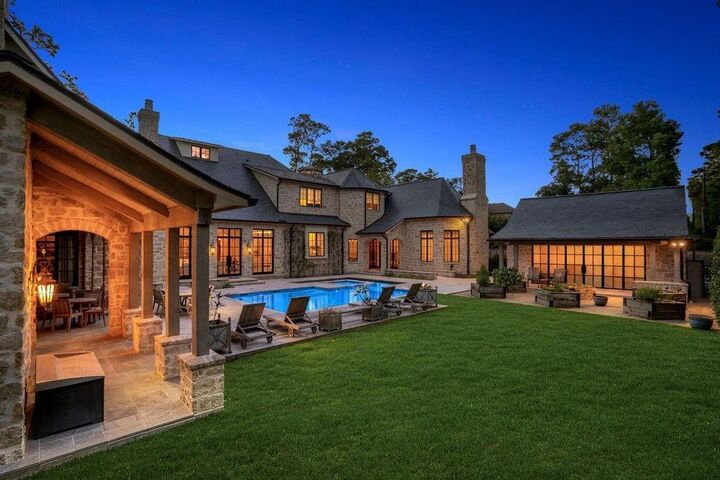 Property Photo:  852 Country Lane  TX 77024 