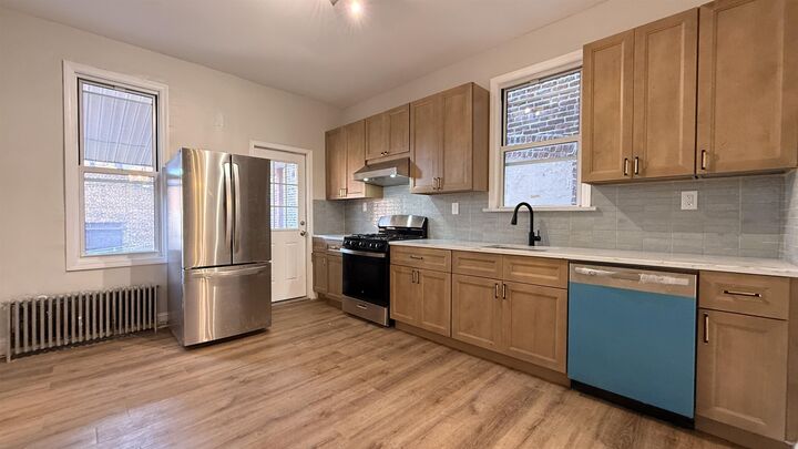 Property Photo:  2212 Summit Ave 2  NJ 07087 