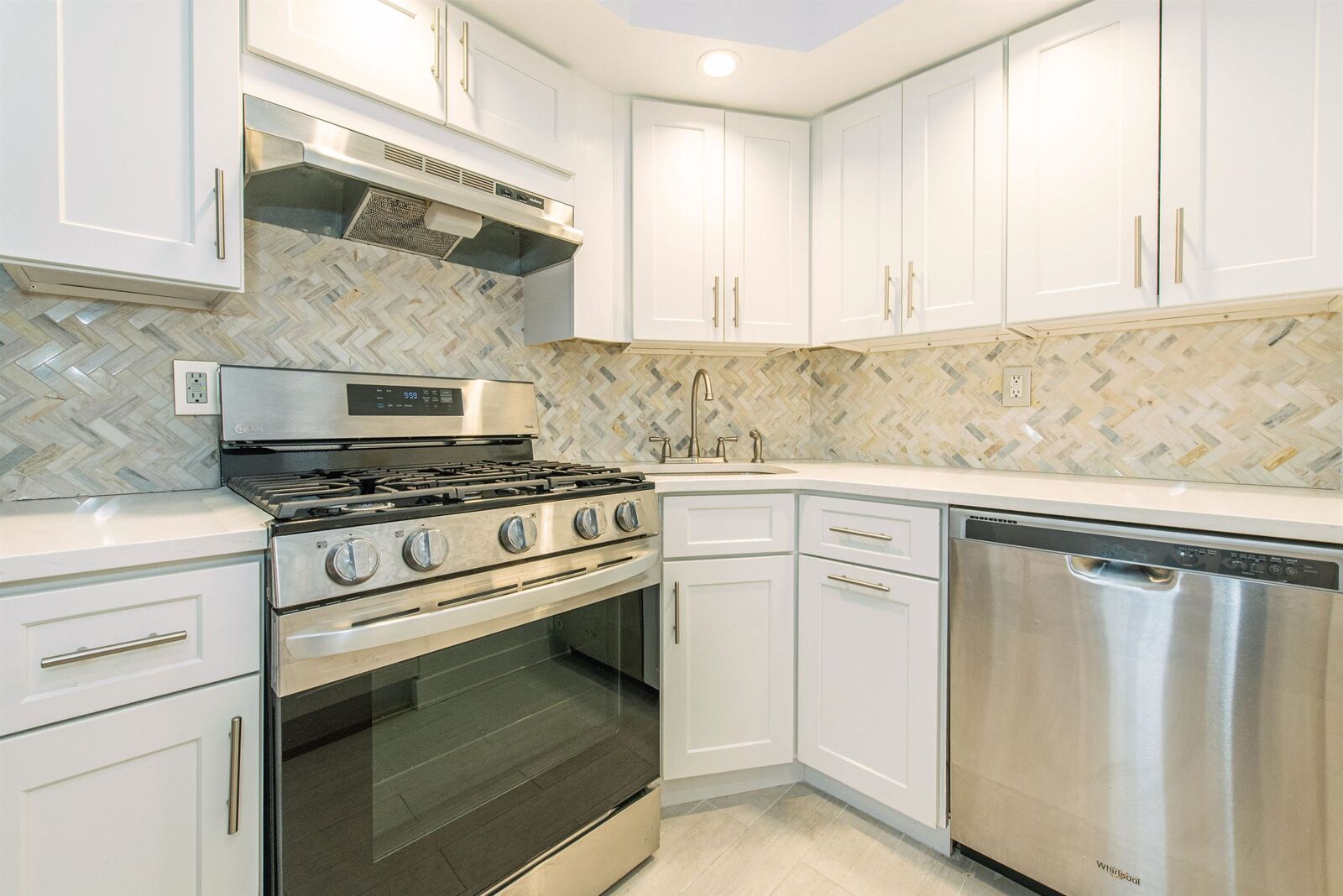 Property Photo:  6405 Blvd East Unit B1  NJ 07093 