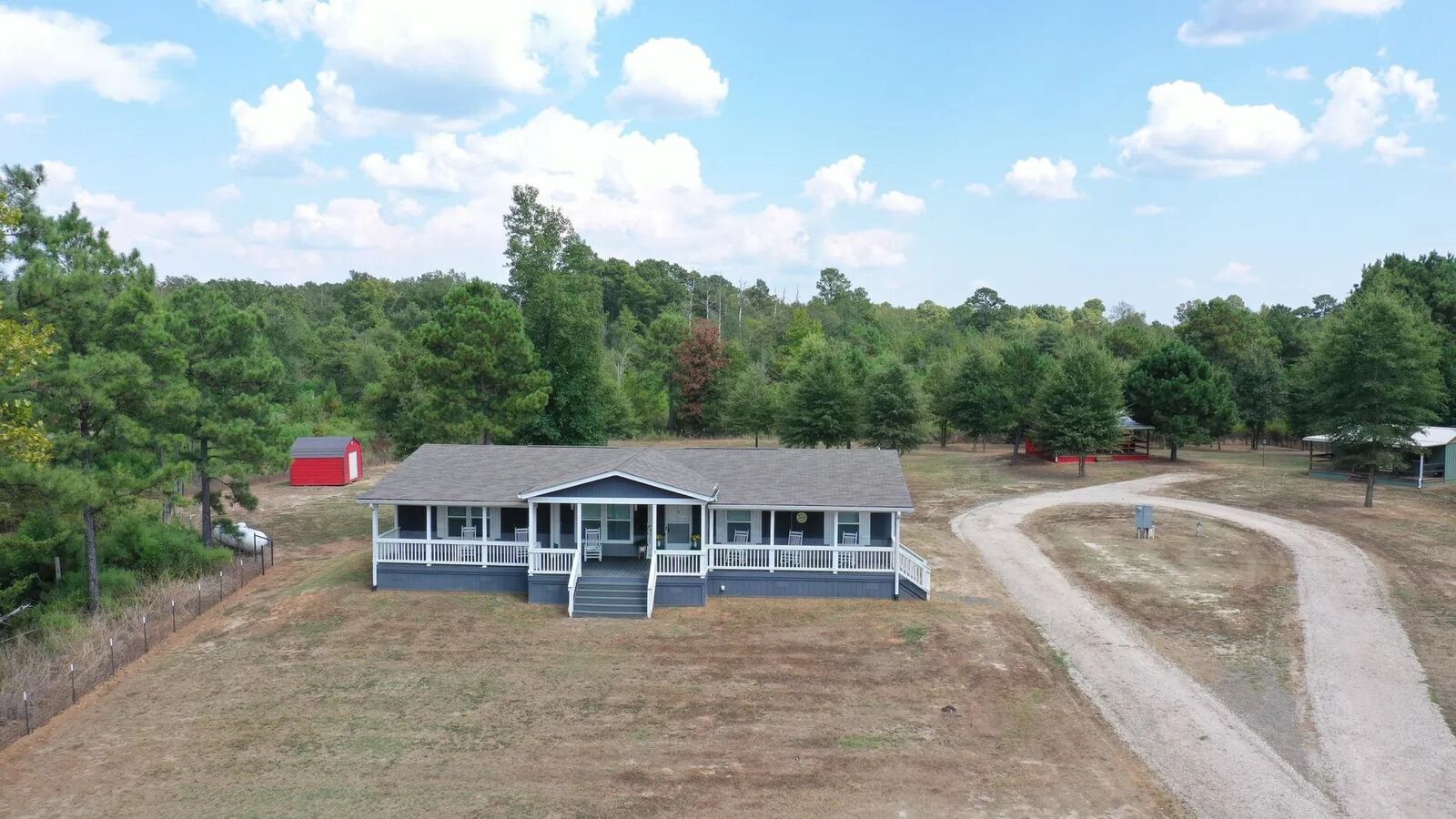 Property Photo: 2924 US Highway 59 TX 75657