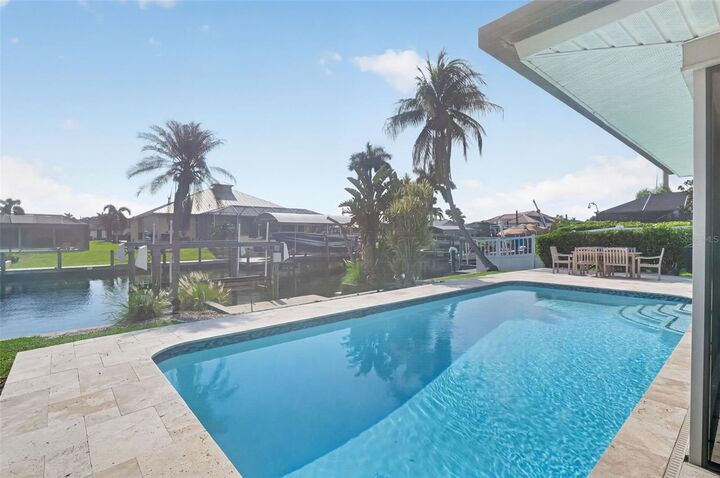 Property Photo:  5349 Cobalt Court  FL 33904 
