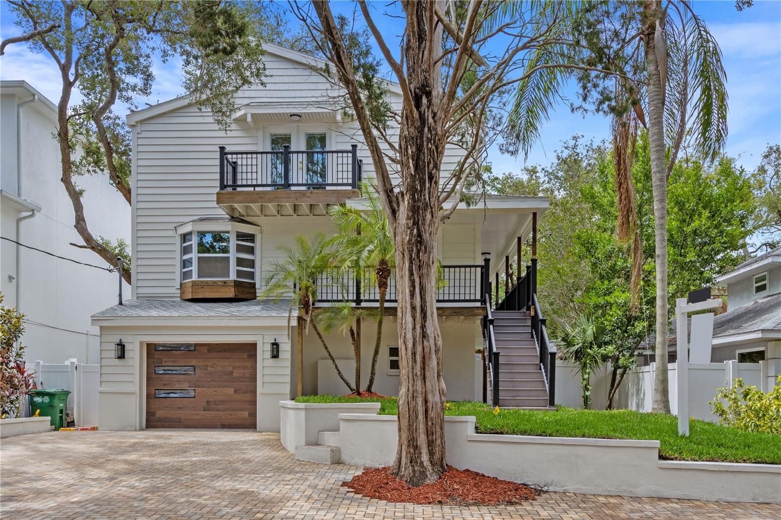 Property Photo:  3232 W Oakellar Avenue  FL 33611 