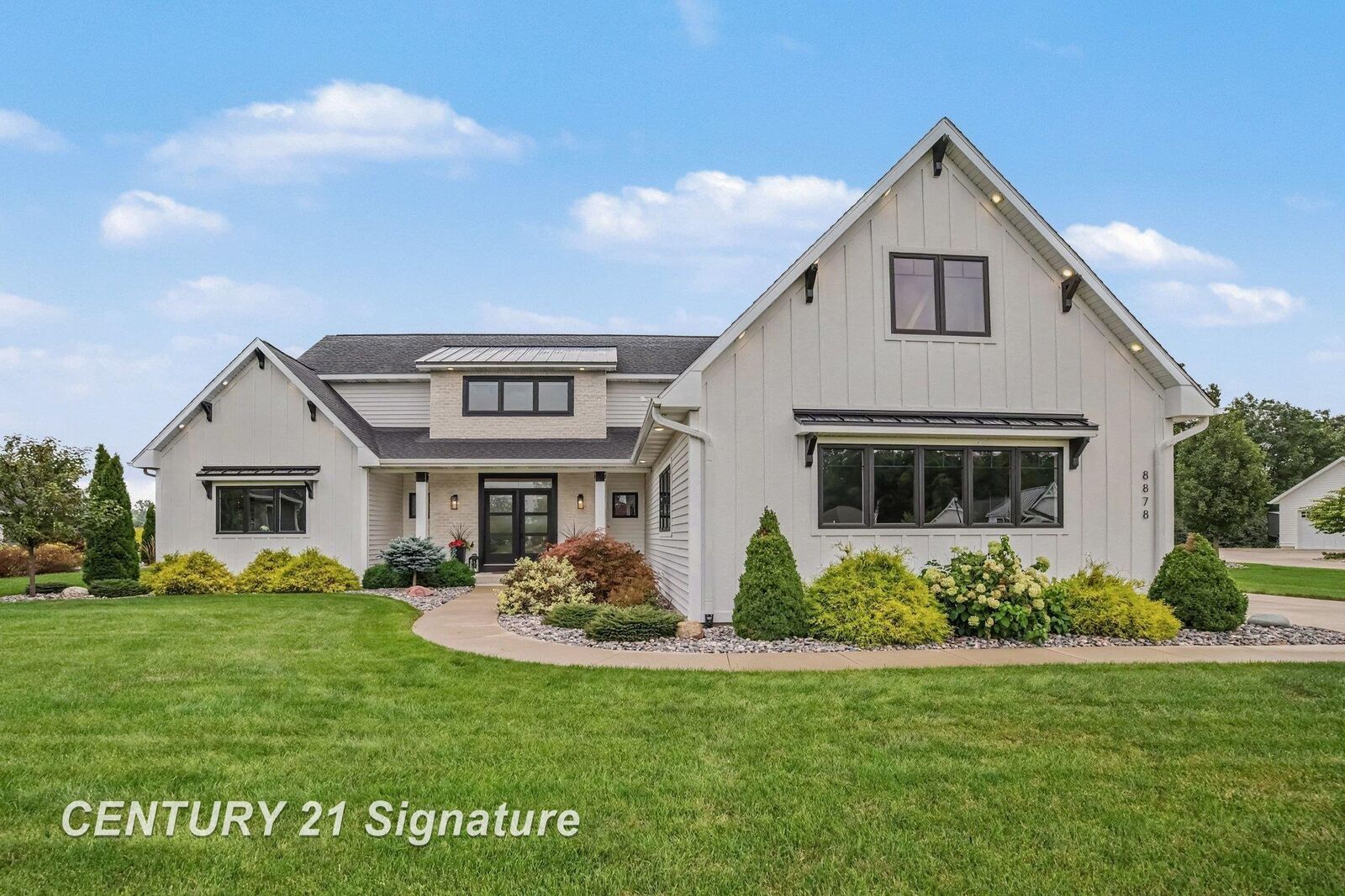 Property Photo:  8878 N Meadows Court  MI 48623 