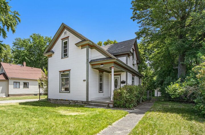 Property Photo: 612 N Barnard Street MI 48838
