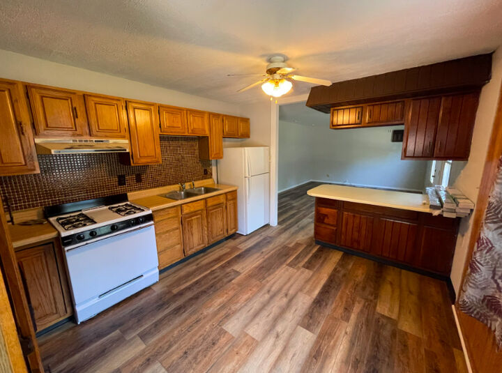 Property Photo:  1902 W Kirby Avenue  IL 61821 
