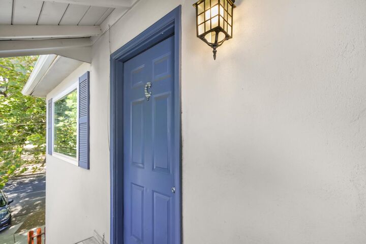 Property Photo: 627 T Street CA 95811