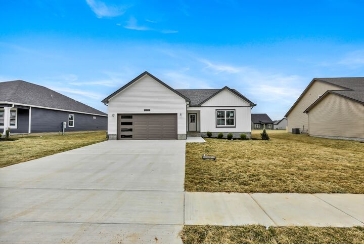 Property Photo: 187 Donegal Dr TN 37042