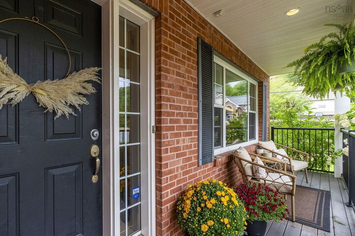 Property Photo:  5 Edgewater Close  NS B2W 6S3 