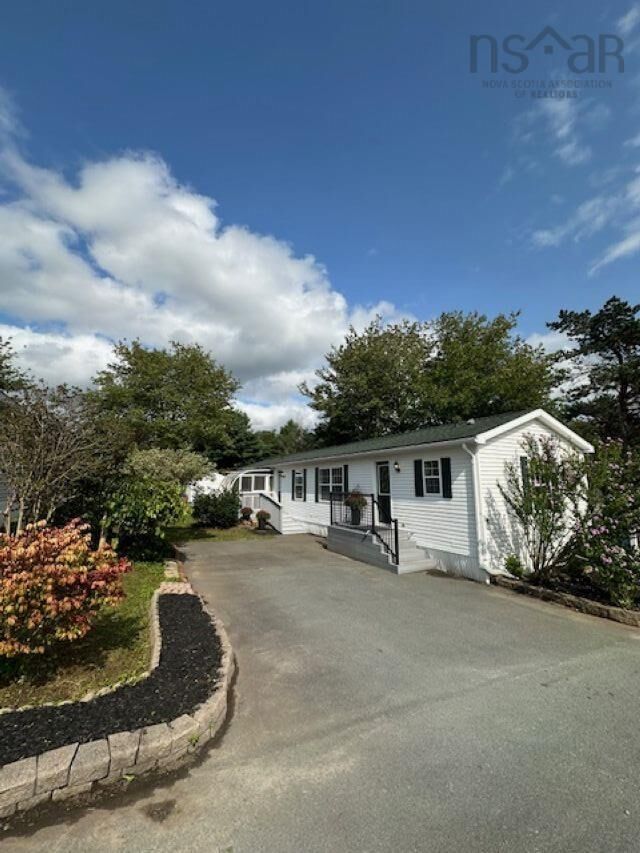 Property Photo:  8 Tenth Street  NS B4B 1R6 