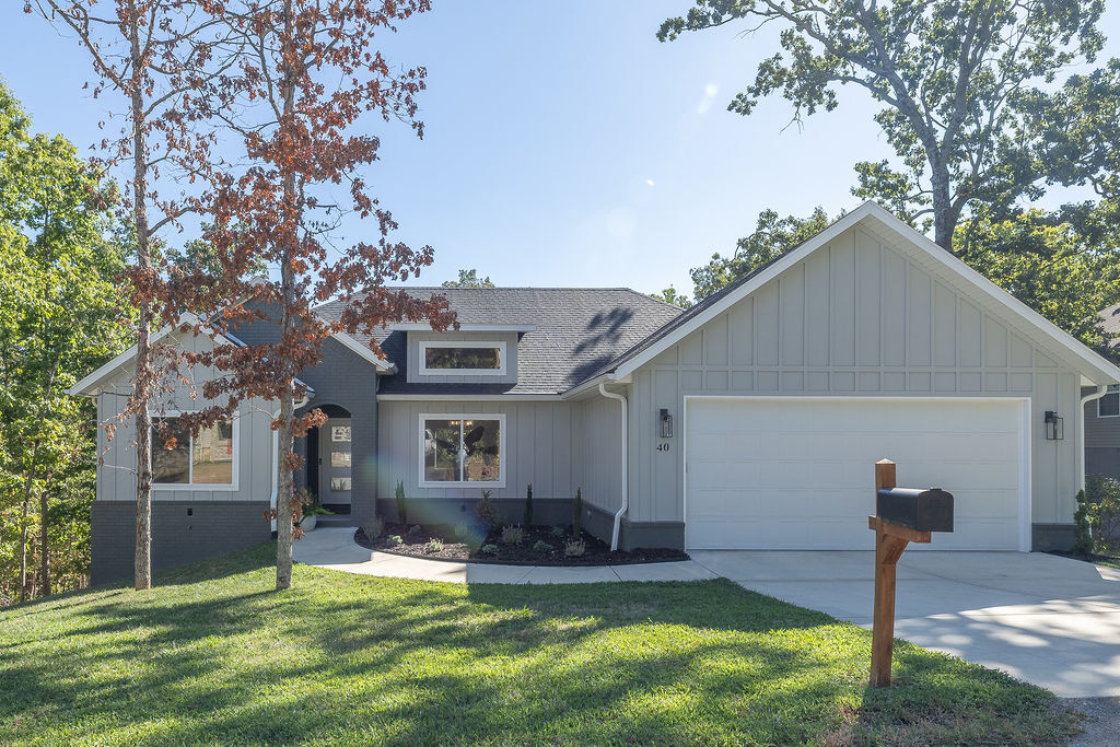 Property Photo:  40 Berkshire Drive  AR 72714 