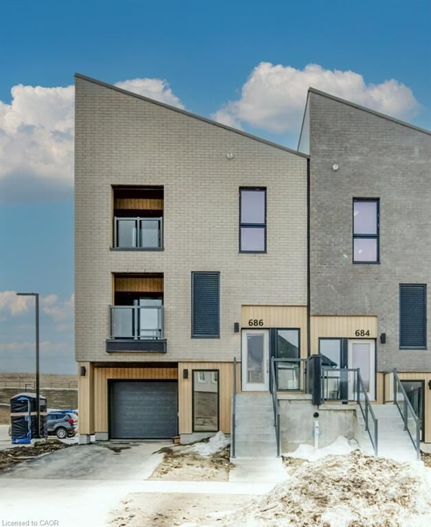 Property Photo:  686 Benninger Drive  ON N2E 0H8 