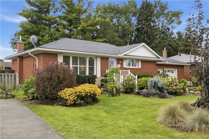 Property Photo:  47 Kensington Avenue  ON N3R 3N9 