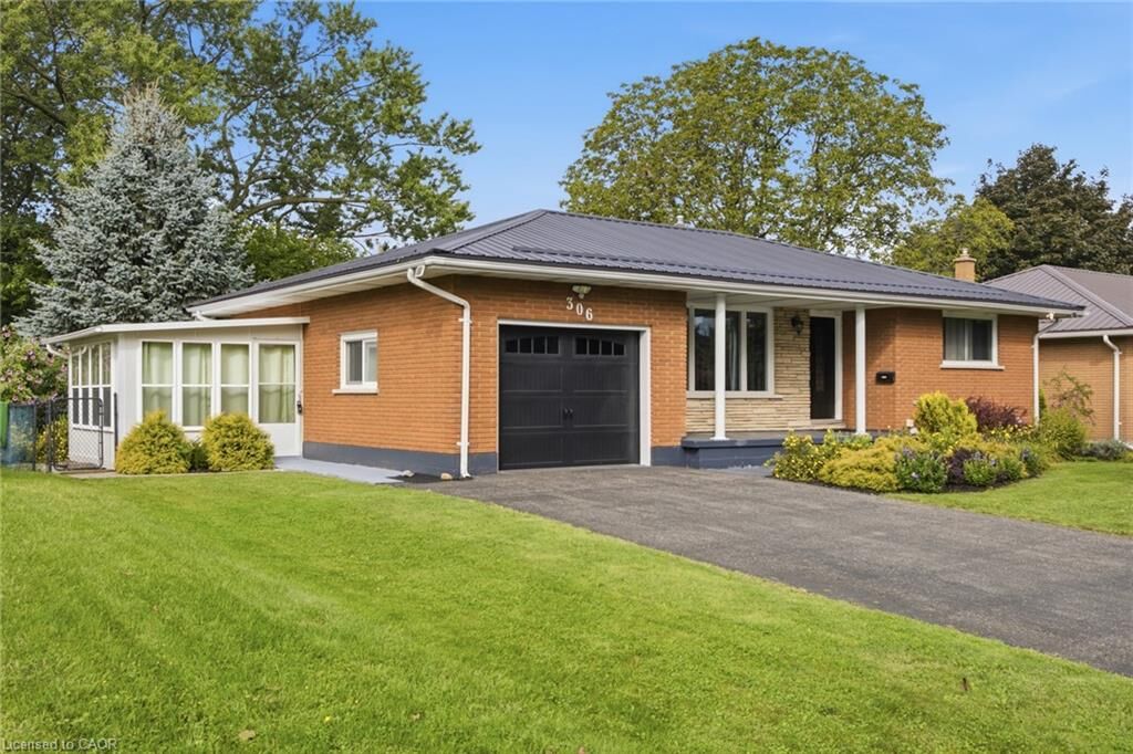 Property Photo:  306 Adams Avenue  ON N4B 2Y5 