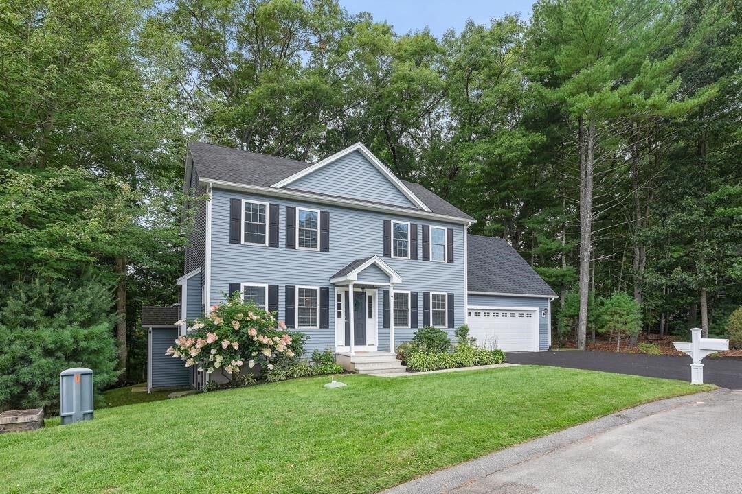 Property Photo:  17 Clover Ct.  RI 02864 