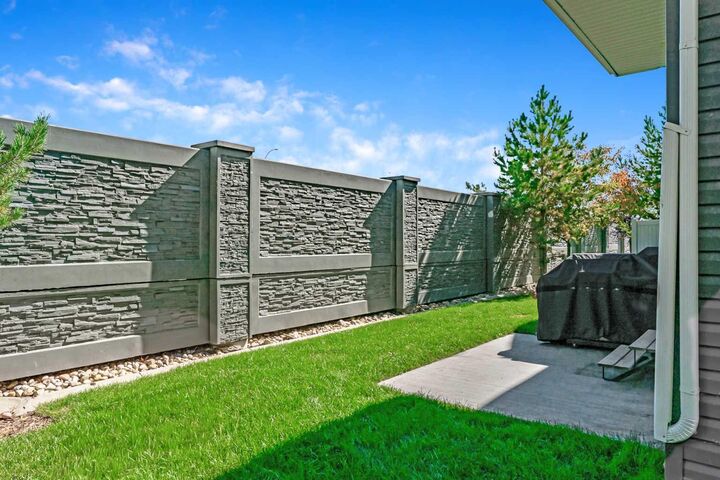Property Photo:  652 Skyview Ranch Grove NE  AB T3N 0R8 