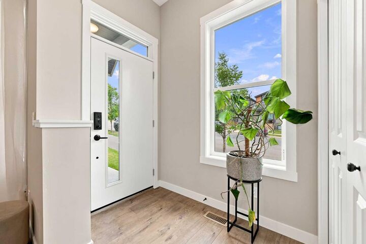 Property Photo:  51 Haskayne Drive NW  AB T3L 0H2 