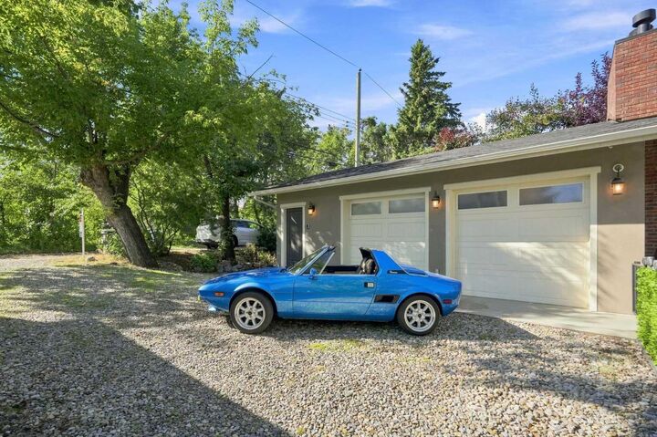 Property Photo:  615 Crescent Boulevard SW  AB T2S 1K8 