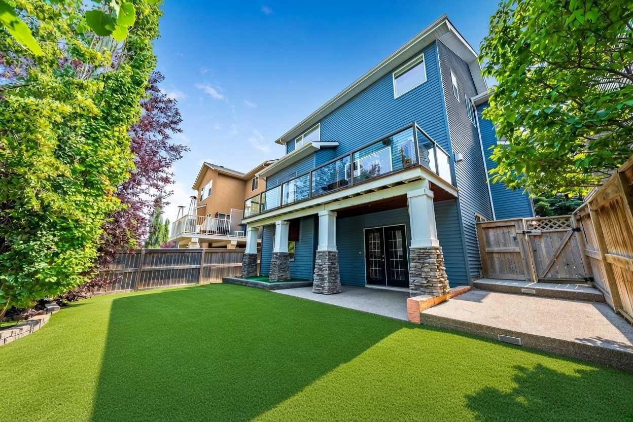 Property Photo:  115 Coopers Hill SW  AB T4B 0B9 