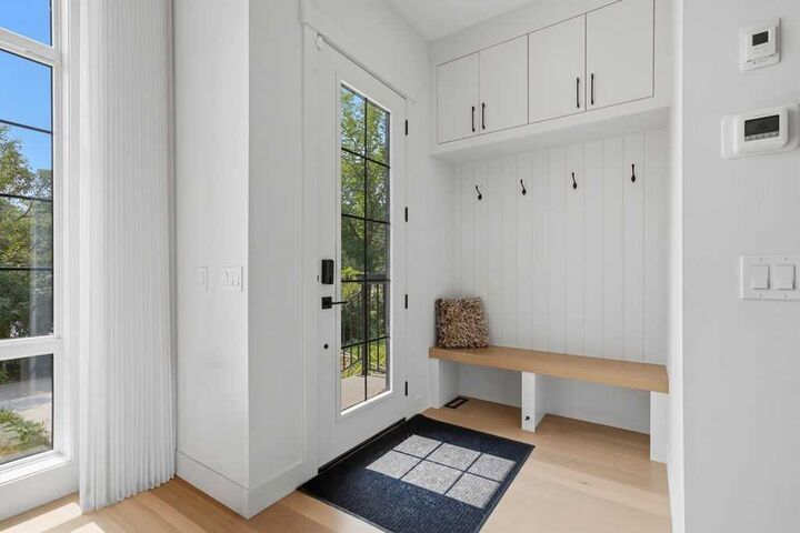 Property Photo:  136 10 Avenue NW  AB T2M 0B3 