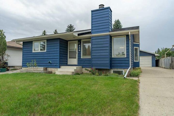Property Photo:  616 Deer Park Way SE  AB T2J 5L9 