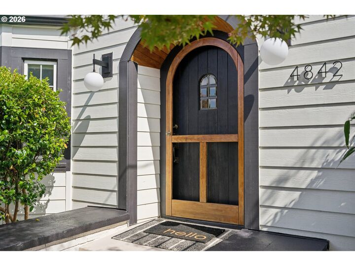 Property Photo: 4842 NE 25th Ave OR 97211