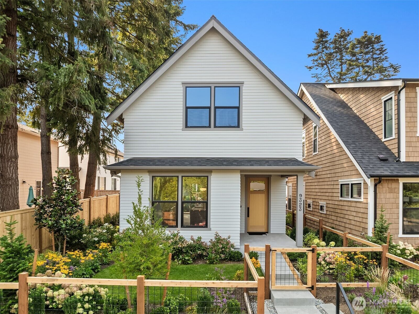 Property Photo:  9323  126th Avenue NE  WA 98033 