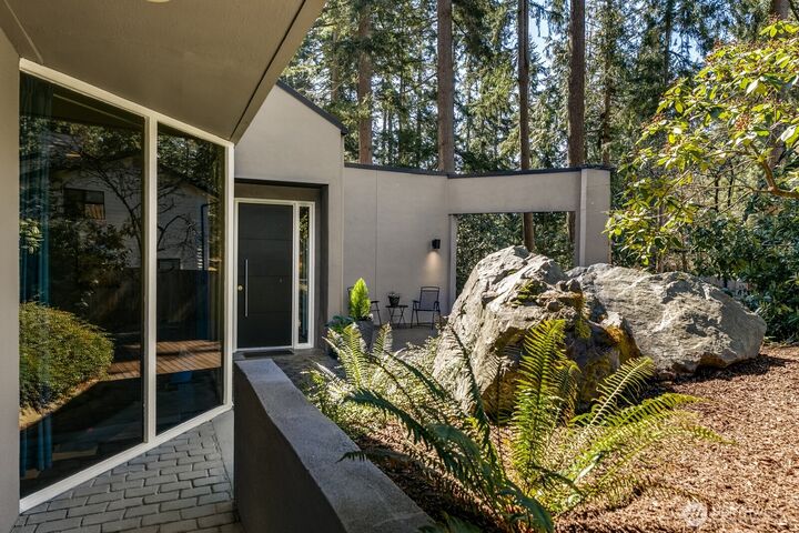 Property Photo:  2432  145th Place SE  WA 98012 